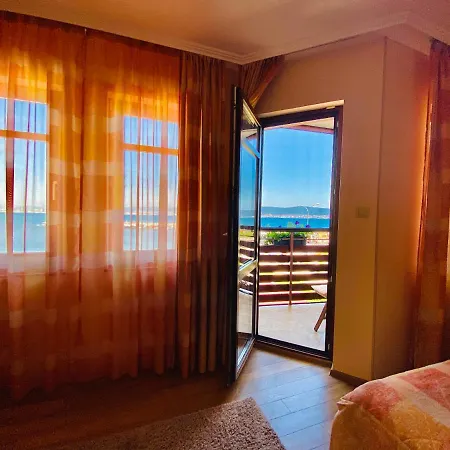 Family Saint Nikola Nesebar