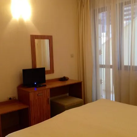 Hotel Family Saint Nikola And Free Parking