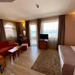Family Saint Nikola Hotel