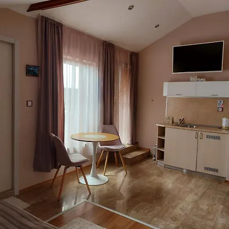 Готель Family Saint Nikola 3*
