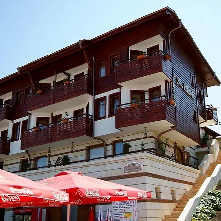 Готель Family Saint Nikola 3*