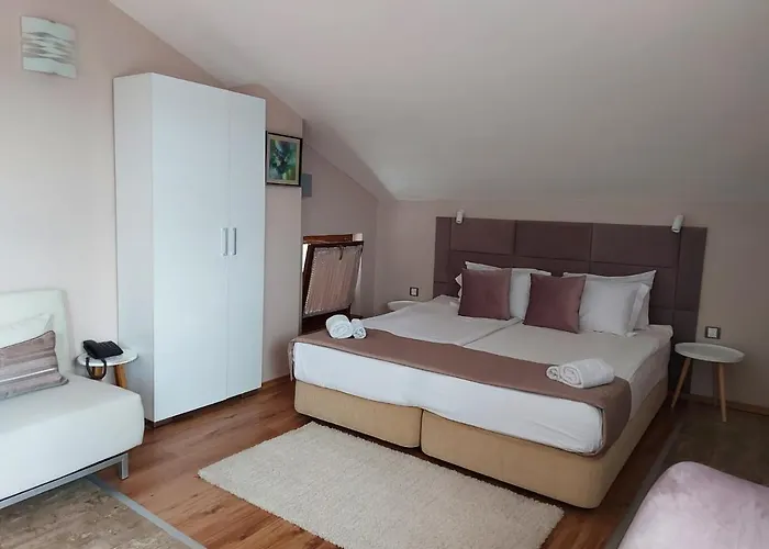 Family Saint Nikola Nesebar